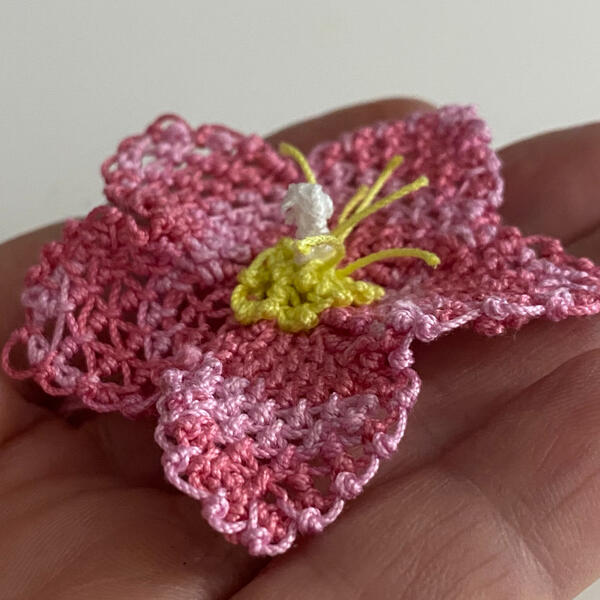 Joanna&#39;s beautiful scarf flower from the virtual class with Lace Museum in Sunnyvale, California.